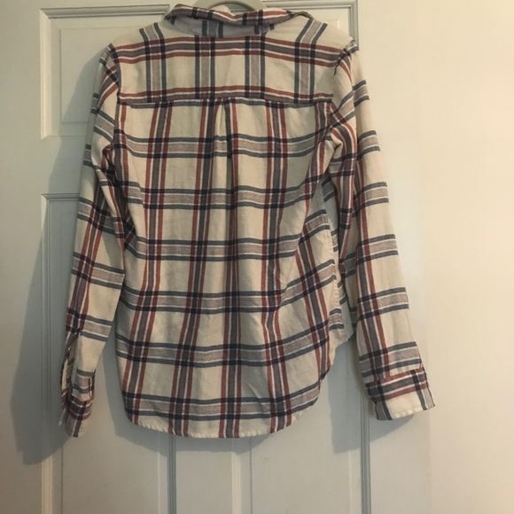Flannel Button-up Plaid Long Sleeve Shirt - Picture 2 of 8